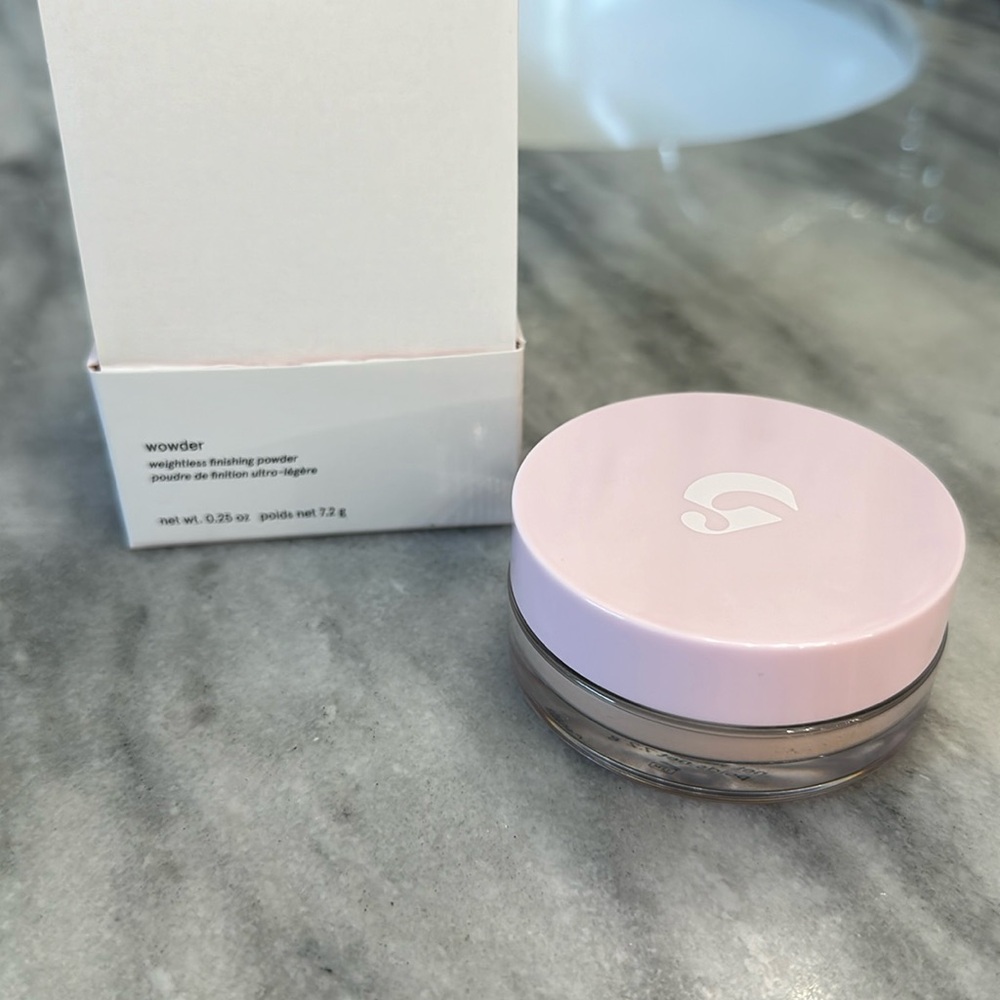 Glossier wowder
